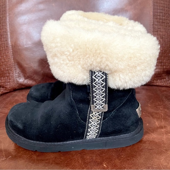 UGG Australia Genuine Suede & Shearling Lined & Trimmed Ankle Boots Size 8 - Picture 2 of 10
